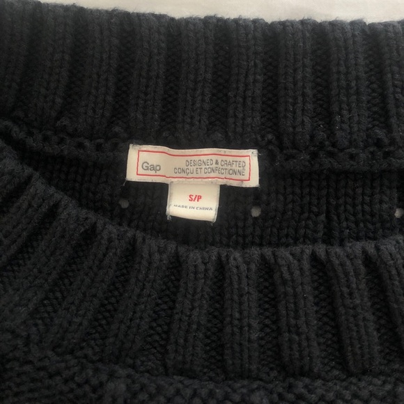 ✨2/$20✨ Gap Crewneck Sweater - Picture 2 of 5